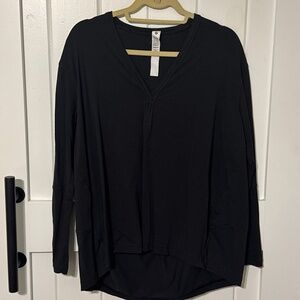 Lululemon Back In Action LS tee sz 8